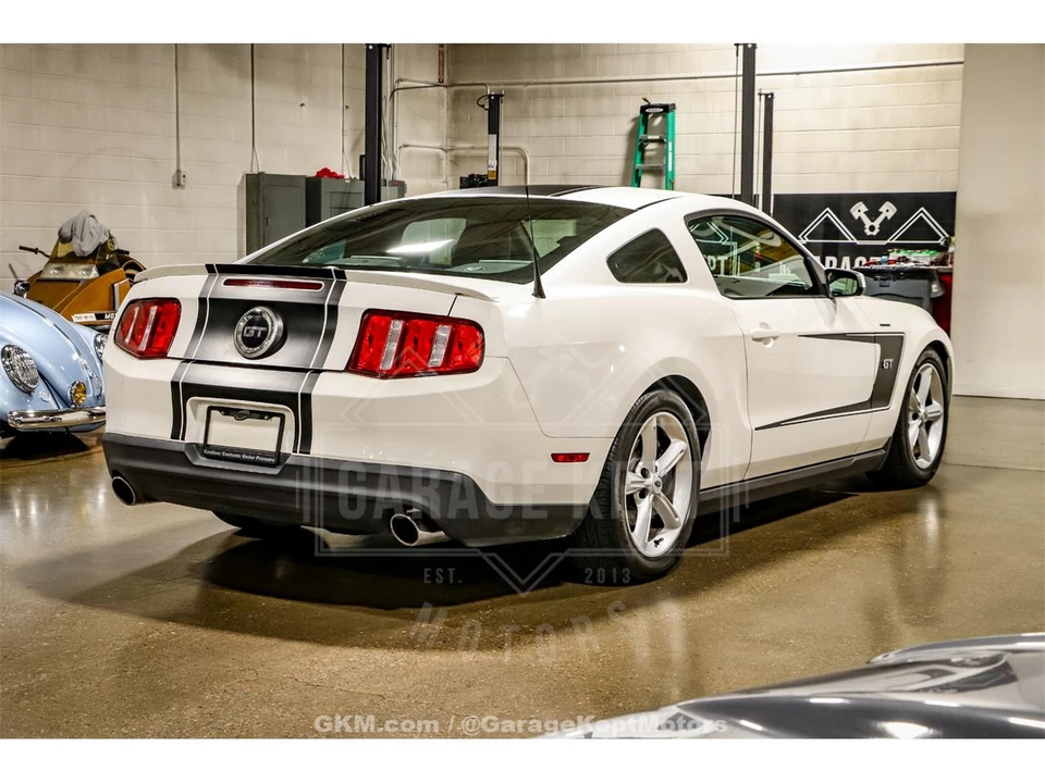 2010 Ford S197 Mustang - Image 8 of 31