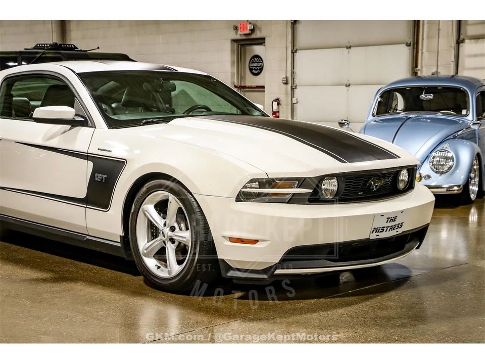 2010 Ford S197 Mustang - Image 13 of 31