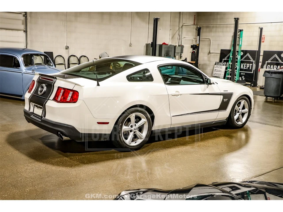 2010 Ford S197 Mustang - Image 9 of 31