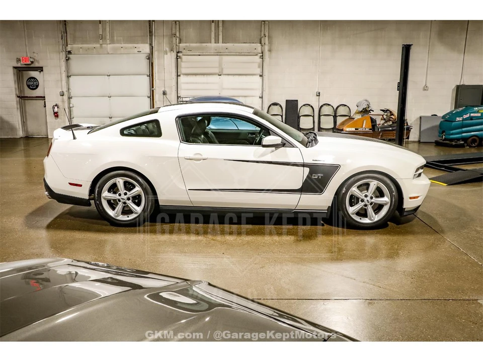 2010 Ford S197 Mustang - Image 10 of 31
