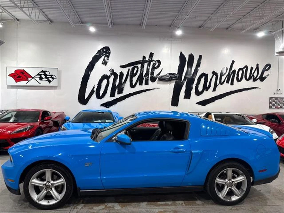 2010 Ford S197 Mustang - Image 2 of 10