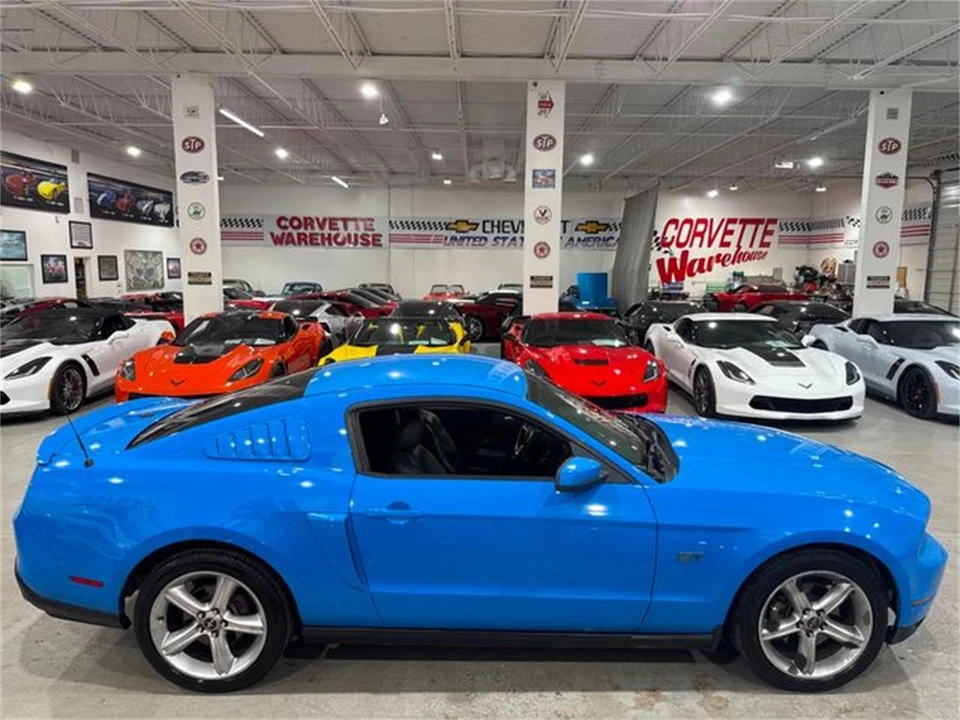 2010 Ford S197 Mustang - Image 6 of 10