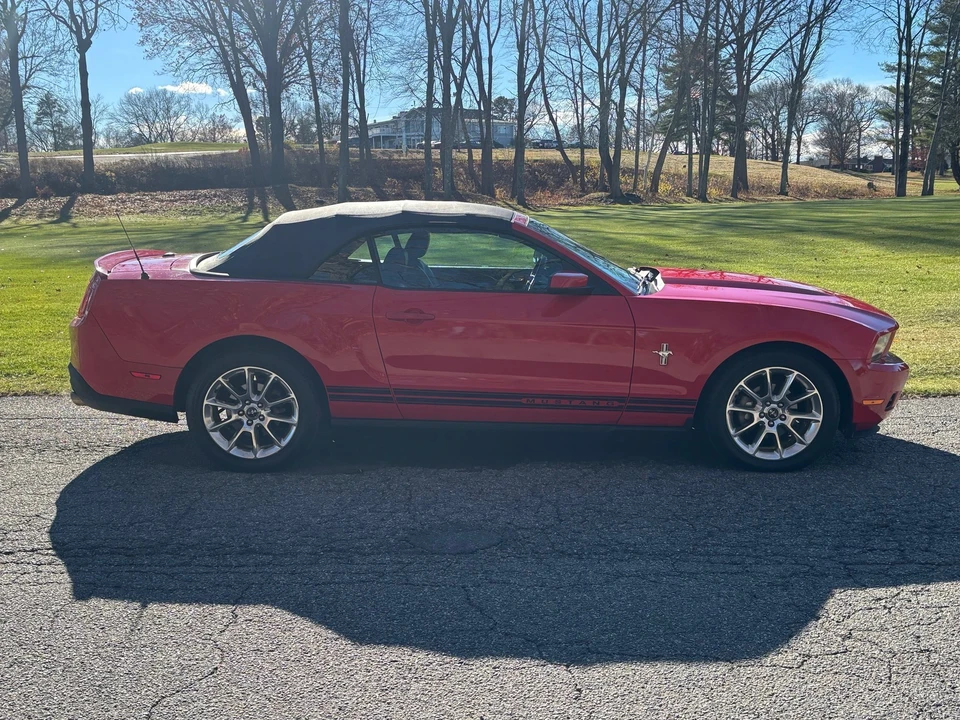2010 Ford S197 Mustang - Image 6 of 21