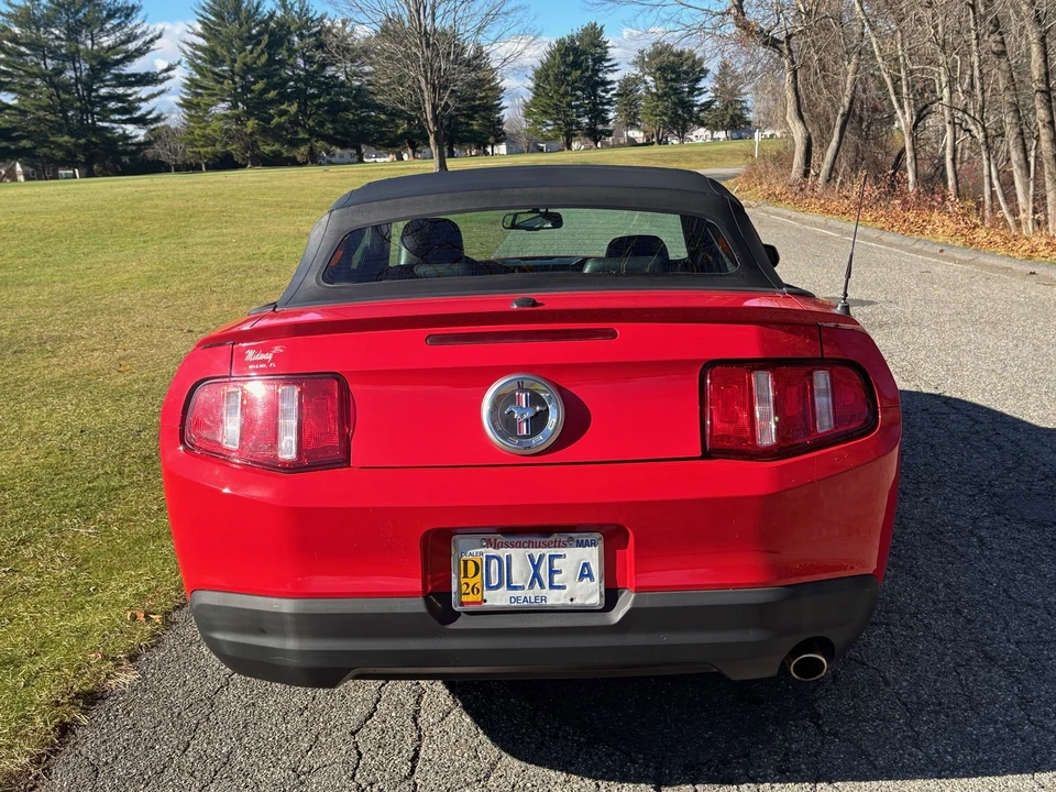 2010 Ford S197 Mustang - Image 9 of 21