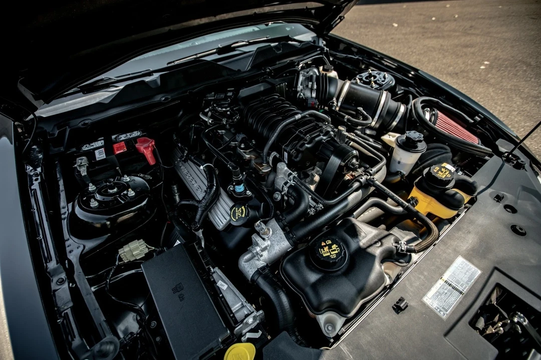 2010 Ford S197 Mustang - Image 6 of 12