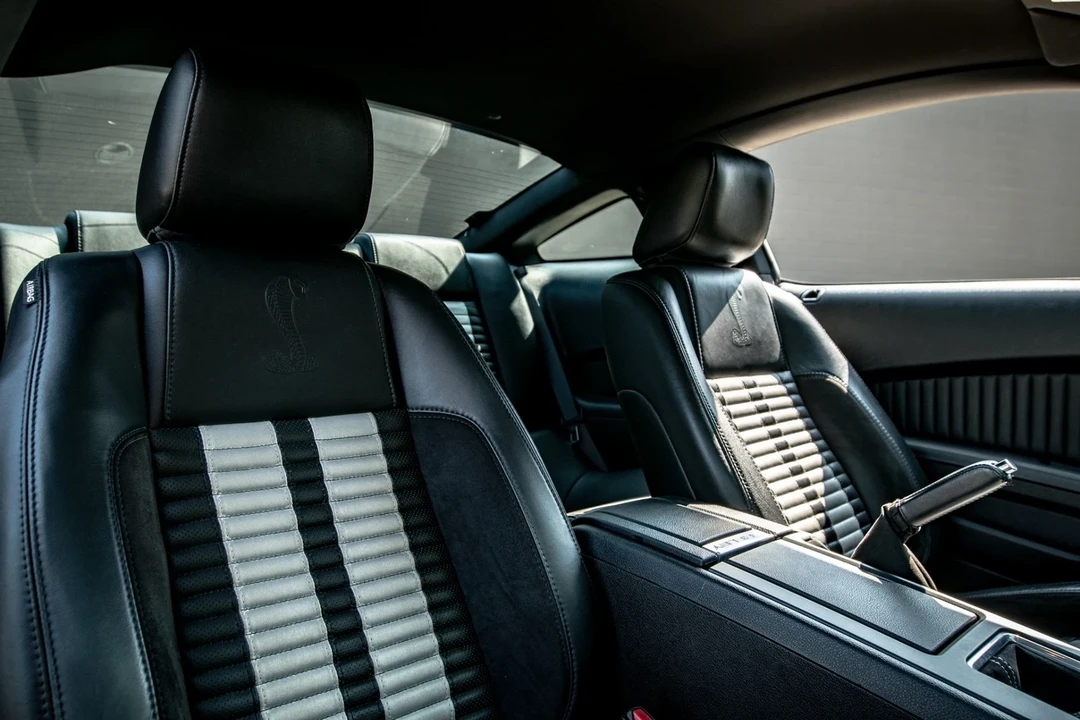 2010 Ford S197 Mustang - Image 9 of 12