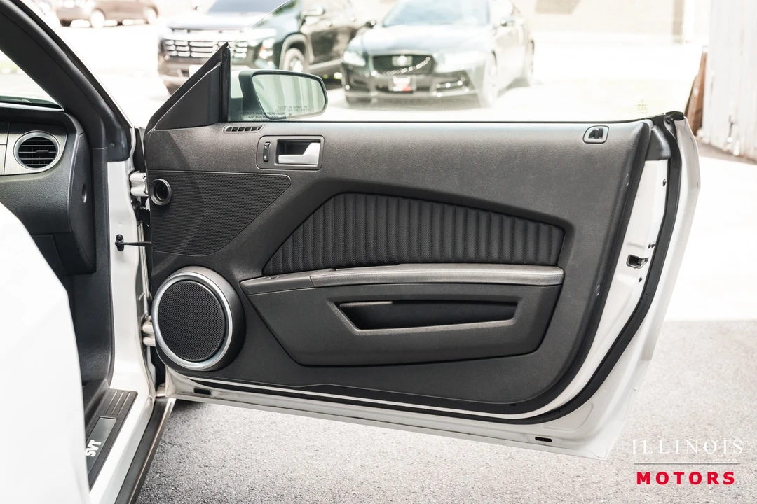 2010 Ford S197 Mustang - Image 24 of 31