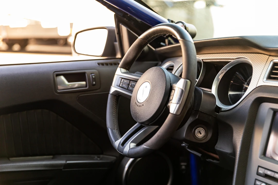 2010 Ford S197 Mustang - Image 11 of 21