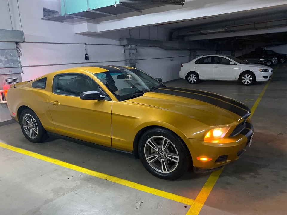 2010 Ford S197 Mustang - Image 9 of 21