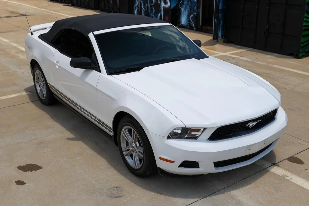 2010 Ford S197 Mustang - Image 15 of 31