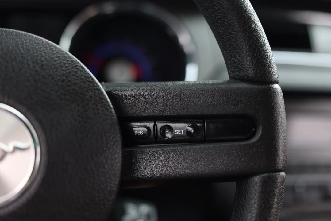 2010 Ford S197 Mustang - Image 28 of 31