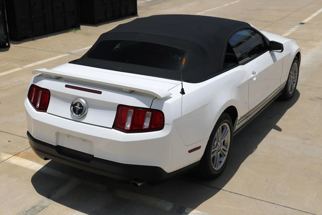 2010 Ford S197 Mustang - Image 11 of 31