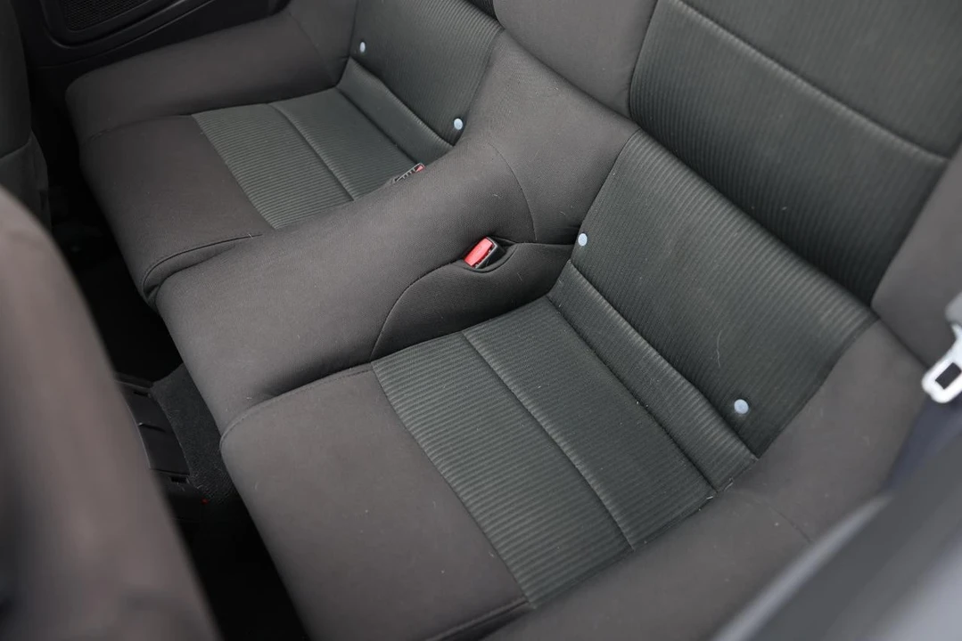 2010 Ford S197 Mustang - Image 10 of 31