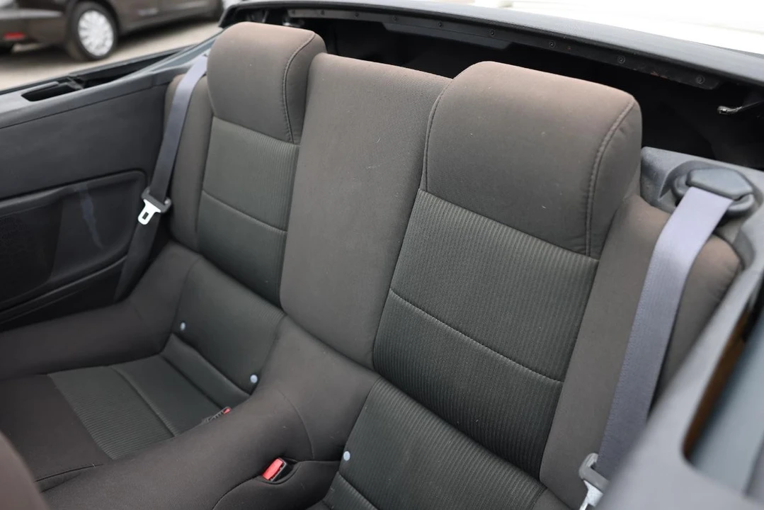 2010 Ford S197 Mustang - Image 8 of 31
