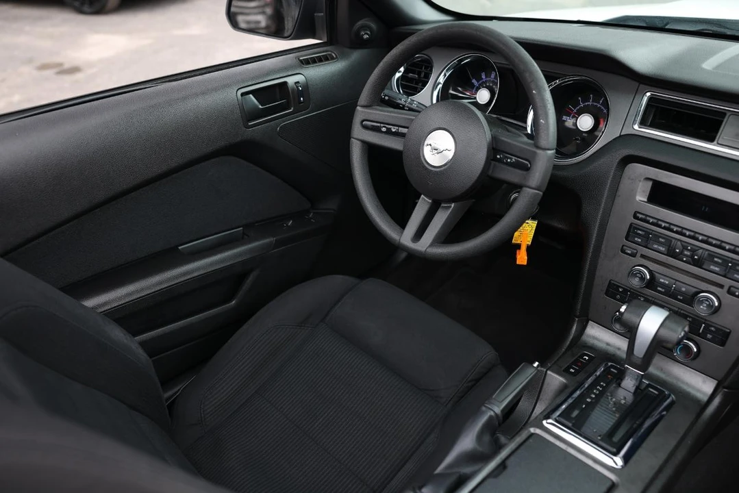 2010 Ford S197 Mustang - Image 22 of 31