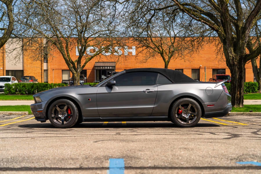 2010 Ford S197 Mustang - Image 8 of 26