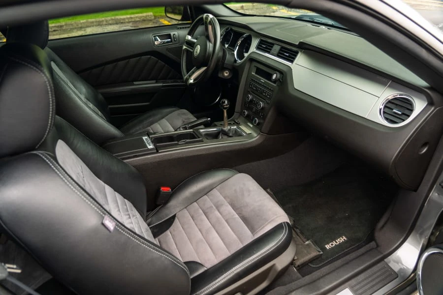 2010 Ford S197 Mustang - Image 16 of 26