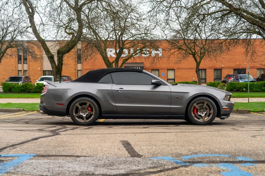 2010 Ford S197 Mustang - Image 2 of 26