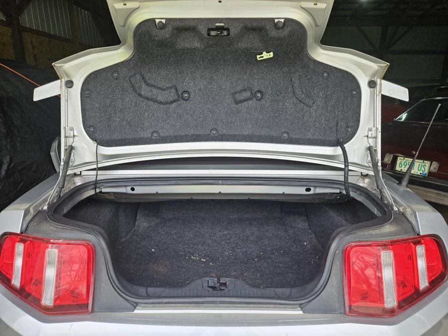 2010 Ford S197 Mustang - Image 11 of 11