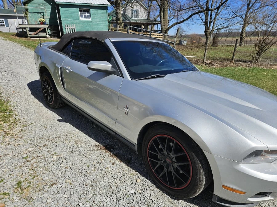 2010 Ford S197 Mustang - Image 4 of 11