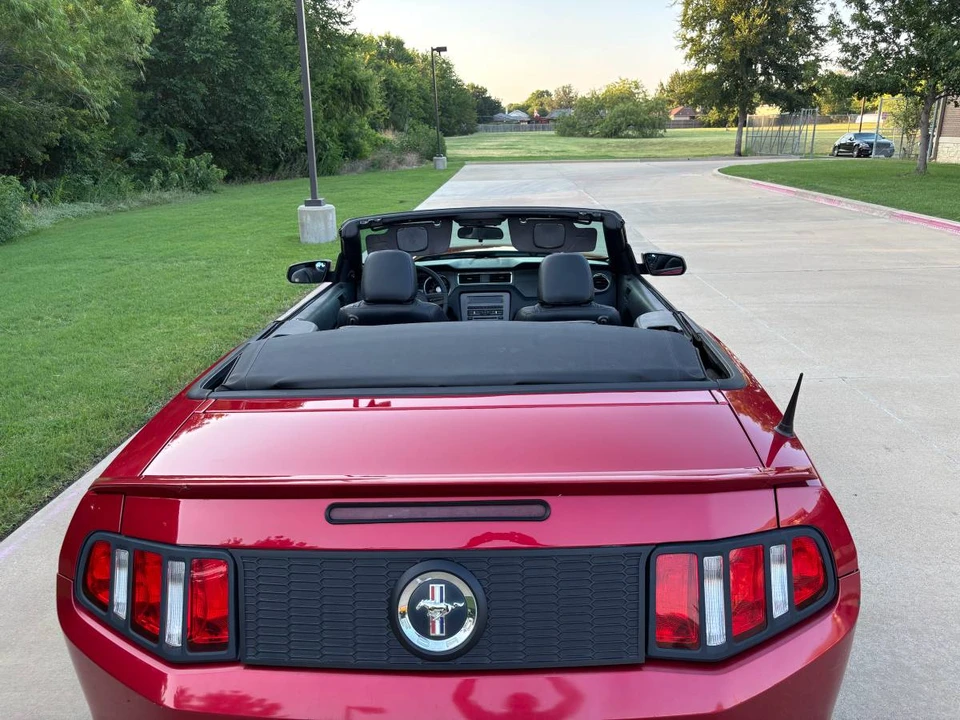 2010 Ford S197 Mustang - Image 12 of 20