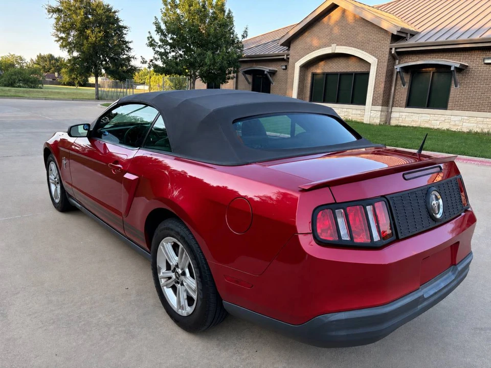2010 Ford S197 Mustang - Image 11 of 20