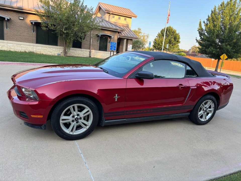 2010 Ford S197 Mustang - Image 6 of 20