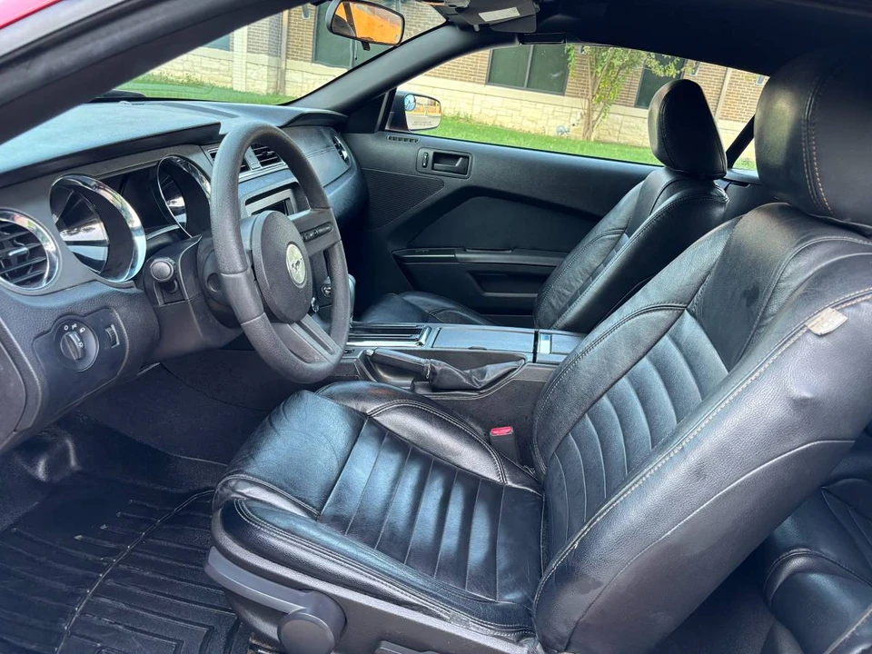 2010 Ford S197 Mustang - Image 13 of 20
