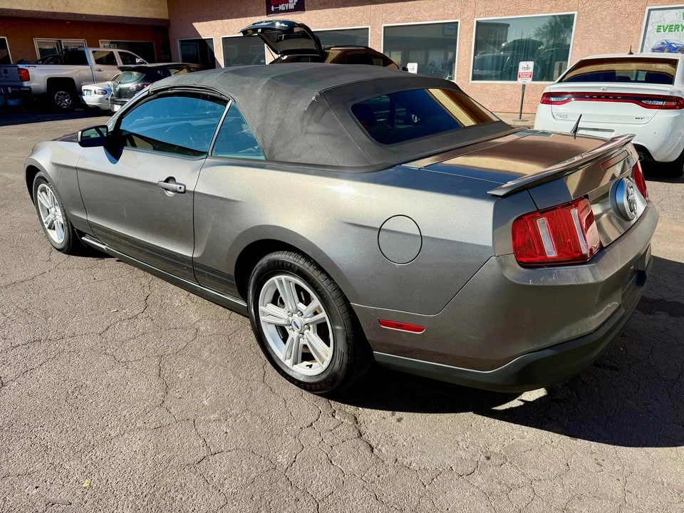 2010 Ford S197 Mustang - Image 2 of 9
