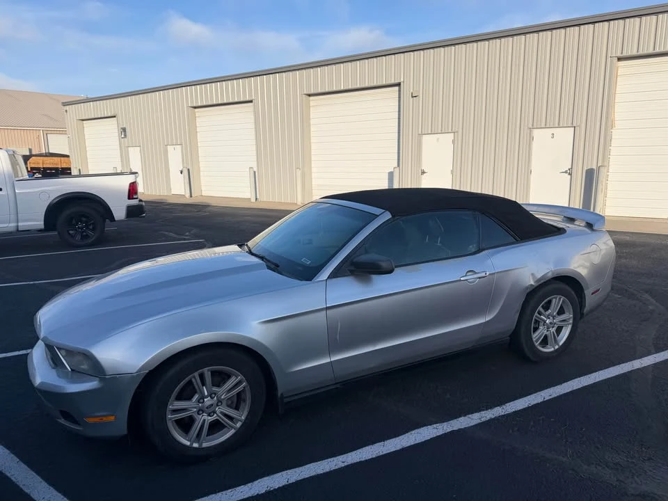 2010 Ford S197 Mustang - Image 3 of 12
