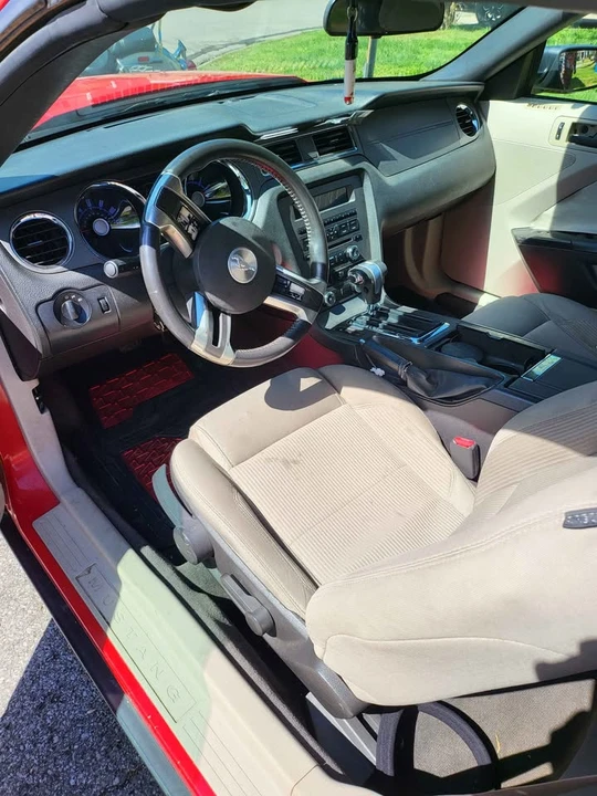 2010 Ford S197 Mustang - Image 5 of 7