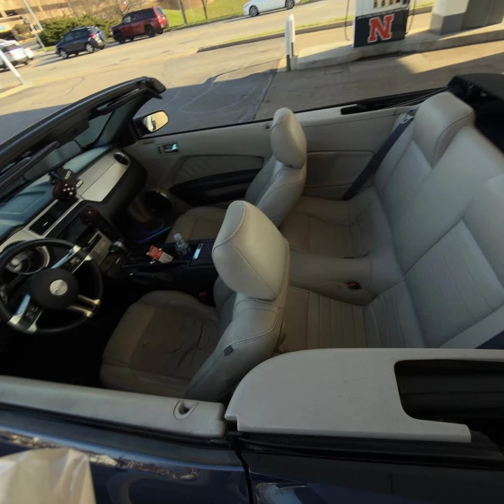 2010 Ford S197 Mustang - Image 6 of 10