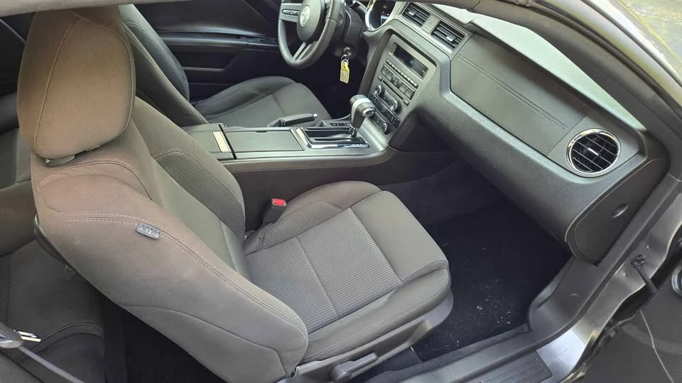 2010 Ford S197 Mustang - Image 12 of 20