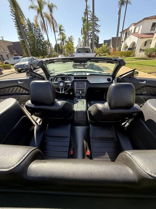 2010 Ford S197 Mustang - Image 13 of 14
