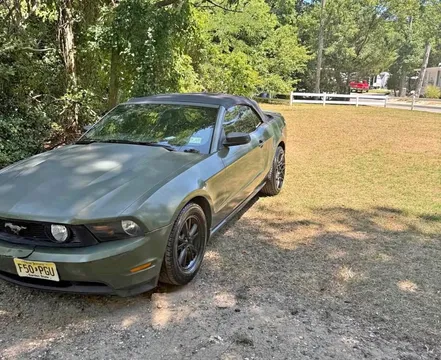 2010 Ford Mustang Convertible 2D