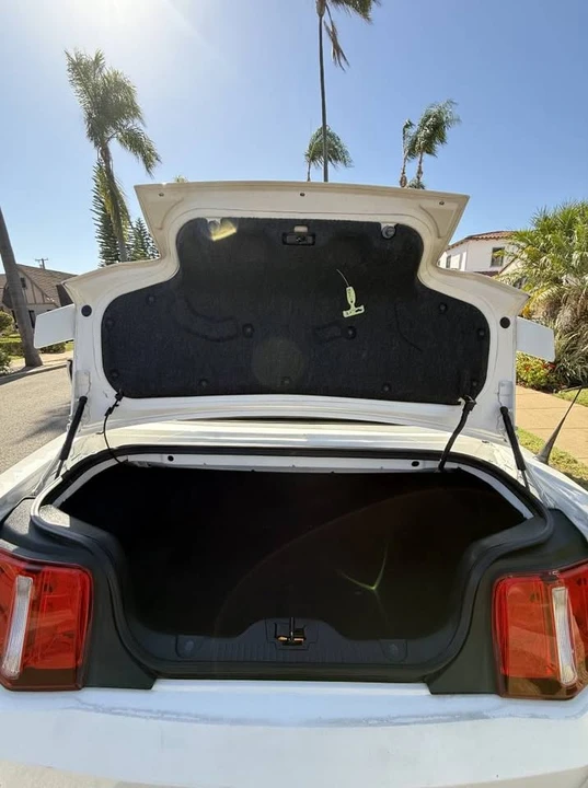 2010 Ford S197 Mustang - Image 5 of 14
