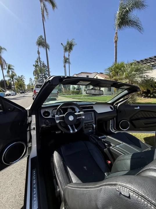 2010 Ford S197 Mustang - Image 11 of 14