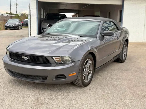 2010 Ford Mustang Convertible 2D