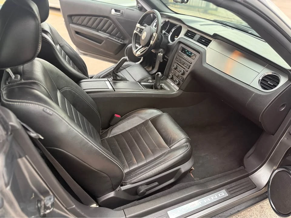 2010 Ford S197 Mustang - Image 19 of 20