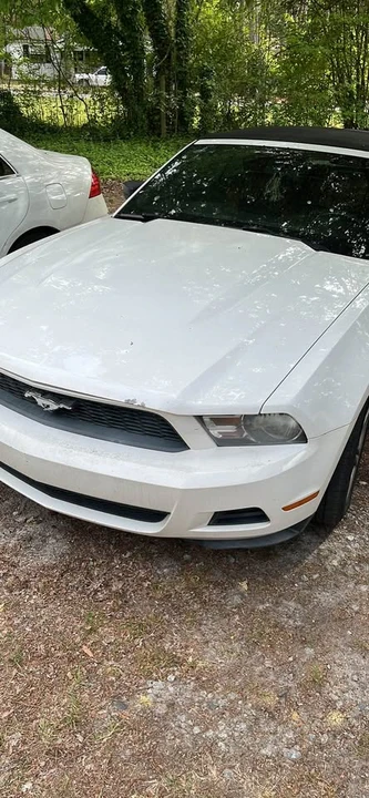 2010 Ford S197 Mustang - Image 2 of 4