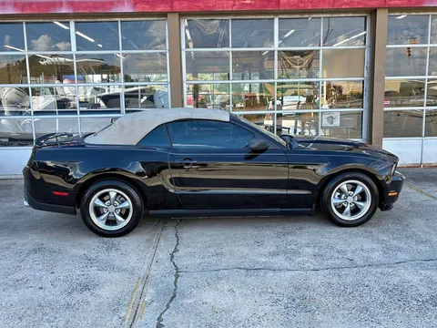 2010 Ford Mustang Convertible 2D