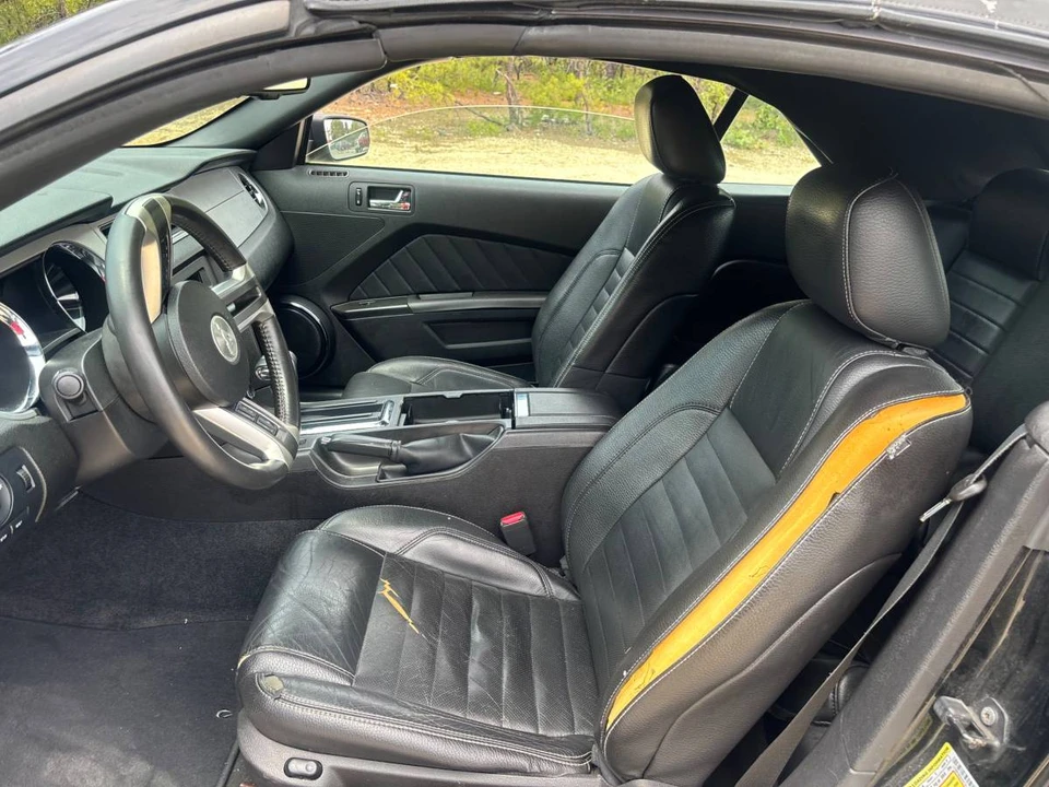 2010 Ford S197 Mustang - Image 13 of 22