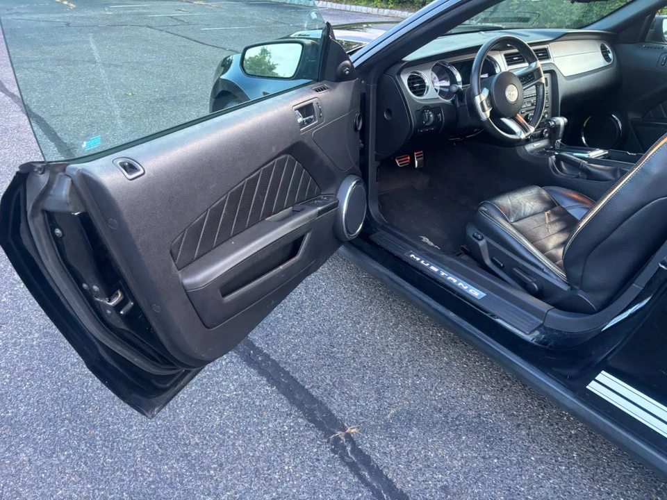 2010 Ford S197 Mustang - Image 16 of 22