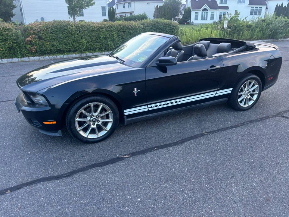 2010 Ford S197 Mustang - Image 2 of 22