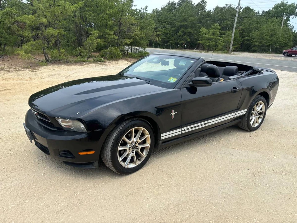 2010 Ford S197 Mustang - Image 2 of 22