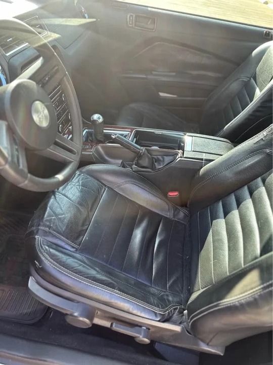 2010 Ford S197 Mustang - Image 11 of 17