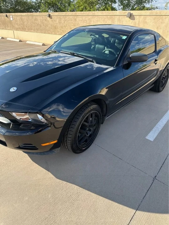 2010 Ford S197 Mustang - Image 8 of 17