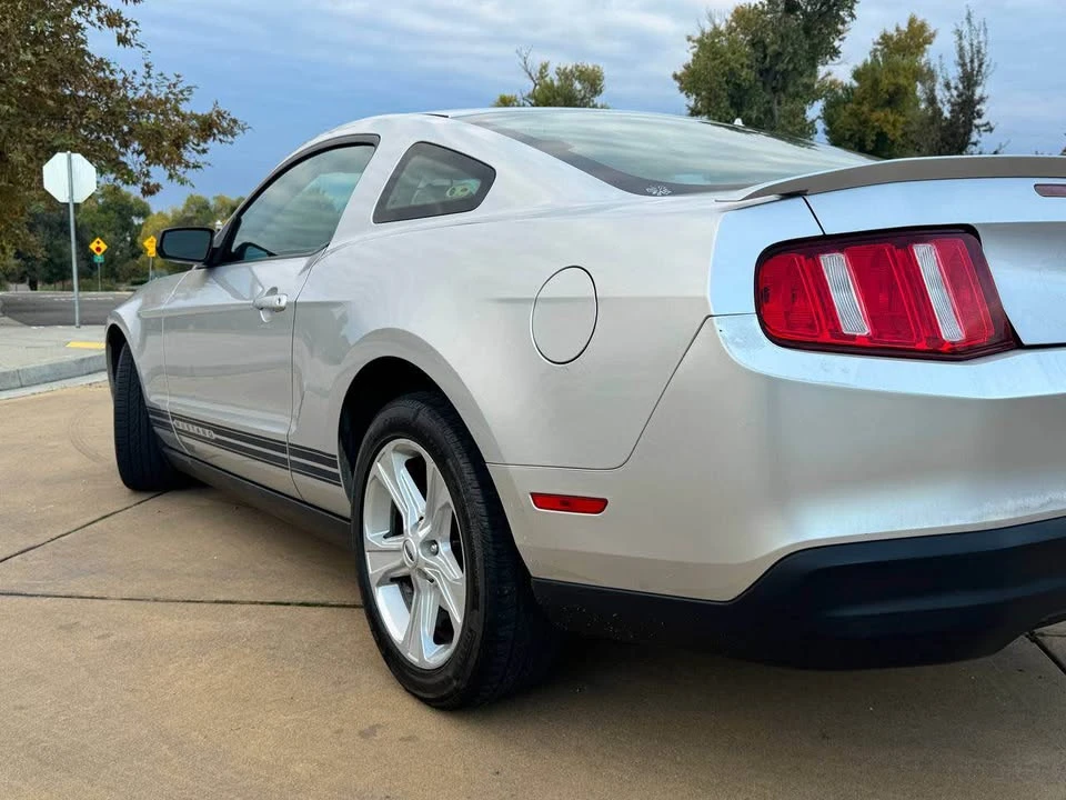 2010 Ford S197 Mustang - Image 4 of 19