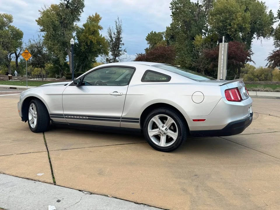 2010 Ford S197 Mustang - Image 3 of 19