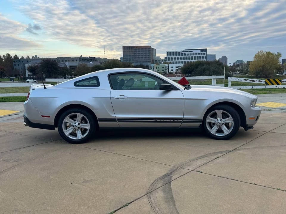2010 Ford S197 Mustang - Image 7 of 19